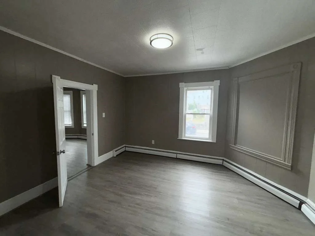 4 bed, 2 bath apartment for rent at 208-210 Bruce St Unit 1, Lawrence — photo 4 of 15