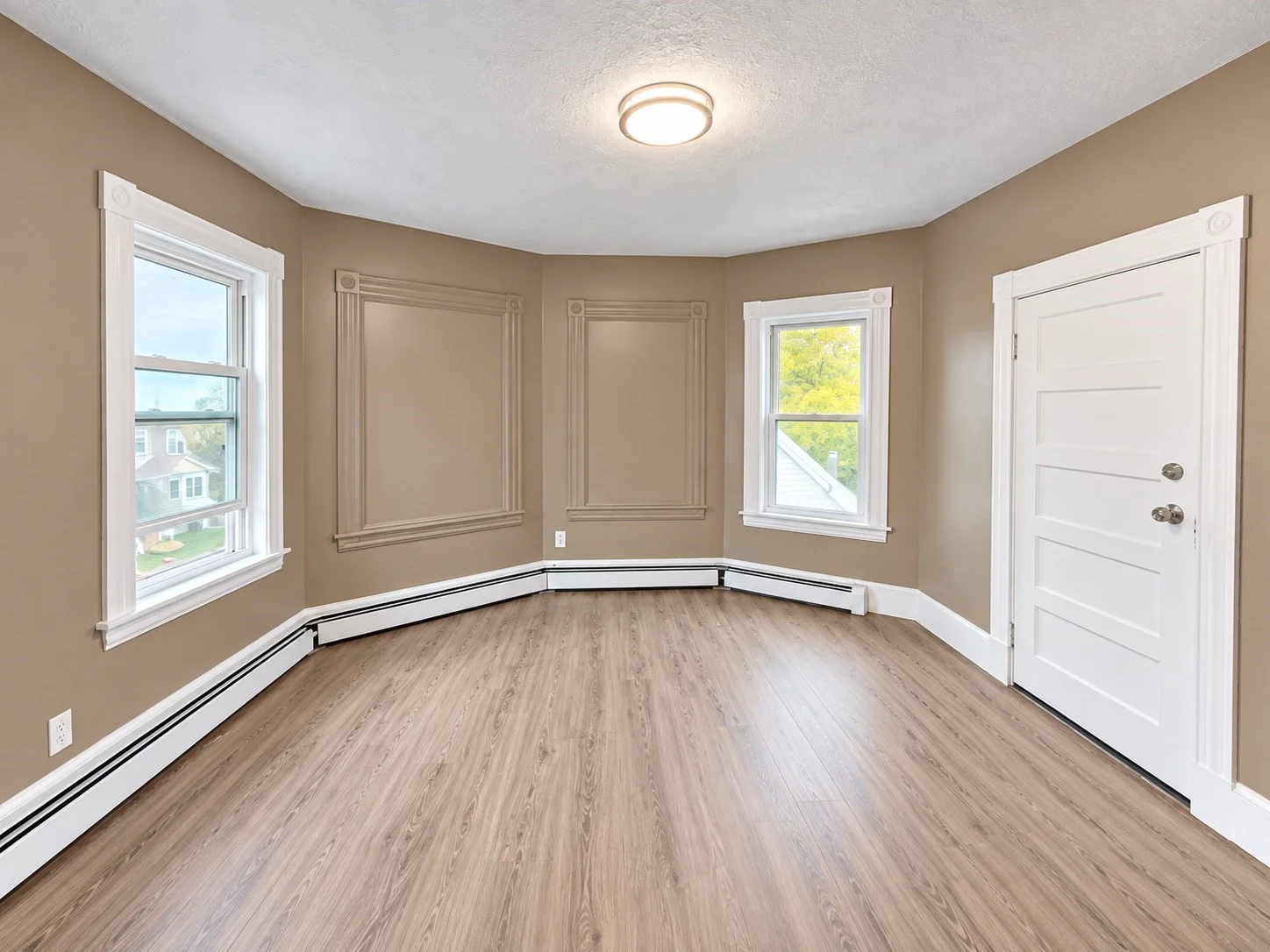 4 bed, 1 bath apartment for rent at 208-210 Bruce St Unit 3, Lawrence