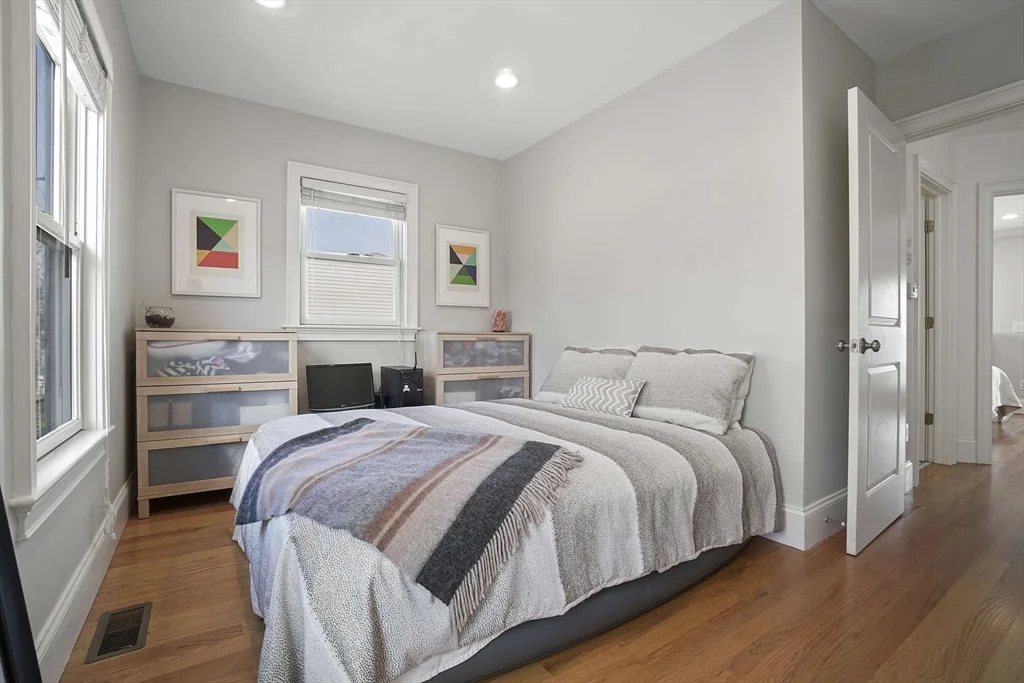 2 bed, 1 bath apartment for rent at 208-210 West 7th St Unit 2L, South Boston — photo 11 of 20