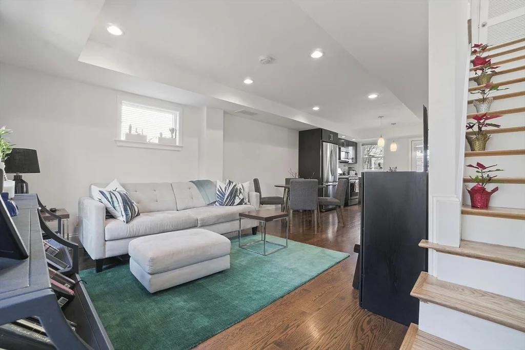 2 bed, 1 bath apartment for rent at 208-210 West 7th St Unit 2L, South Boston — photo 7 of 20