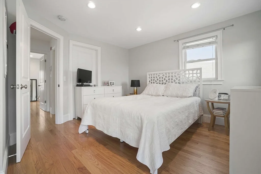 2 bed, 1 bath apartment for rent at 208-210 West 7th St Unit 2L, South Boston — photo 15 of 20