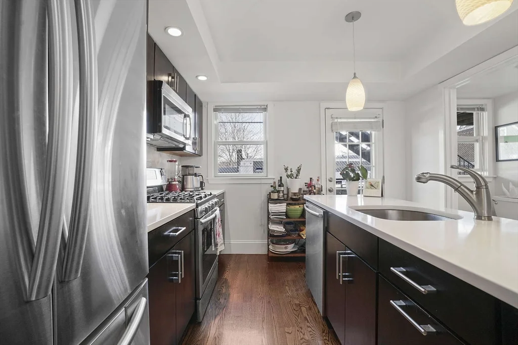 2 bed, 1 bath apartment for rent at 208-210 West 7th St Unit 2L, South Boston — photo 2 of 20