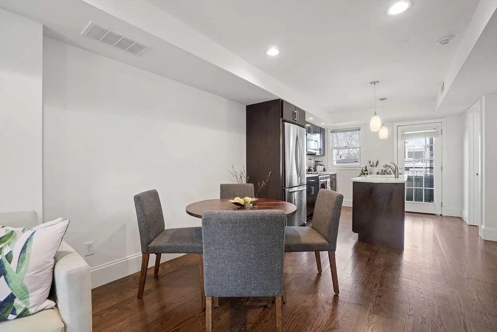 2 bed, 1 bath apartment for rent at 208-210 West 7th St Unit 2L, South Boston — photo 5 of 20