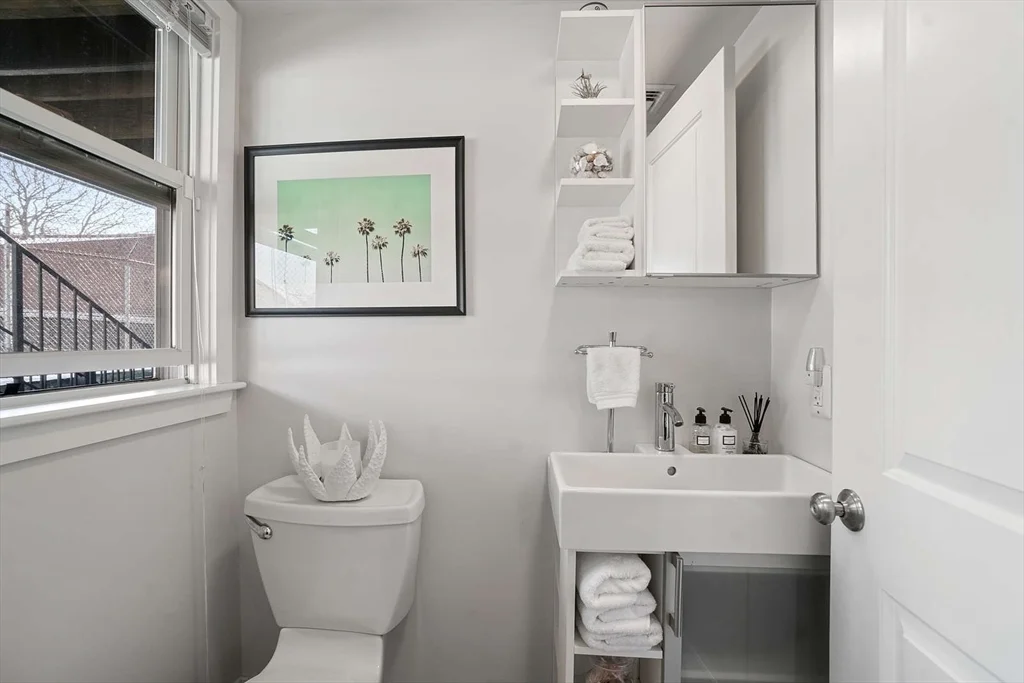 2 bed, 1 bath apartment for rent at 208-210 West 7th St Unit 2L, South Boston — photo 9 of 20