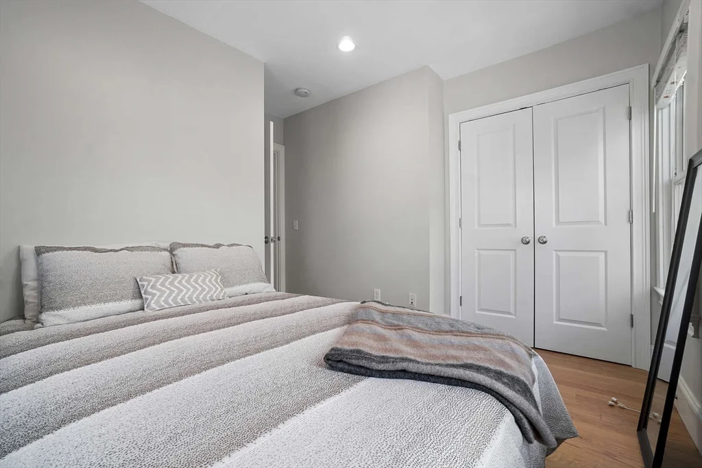 2 bed, 1 bath apartment for rent at 208-210 West 7th St Unit 2L, South Boston — photo 12 of 20