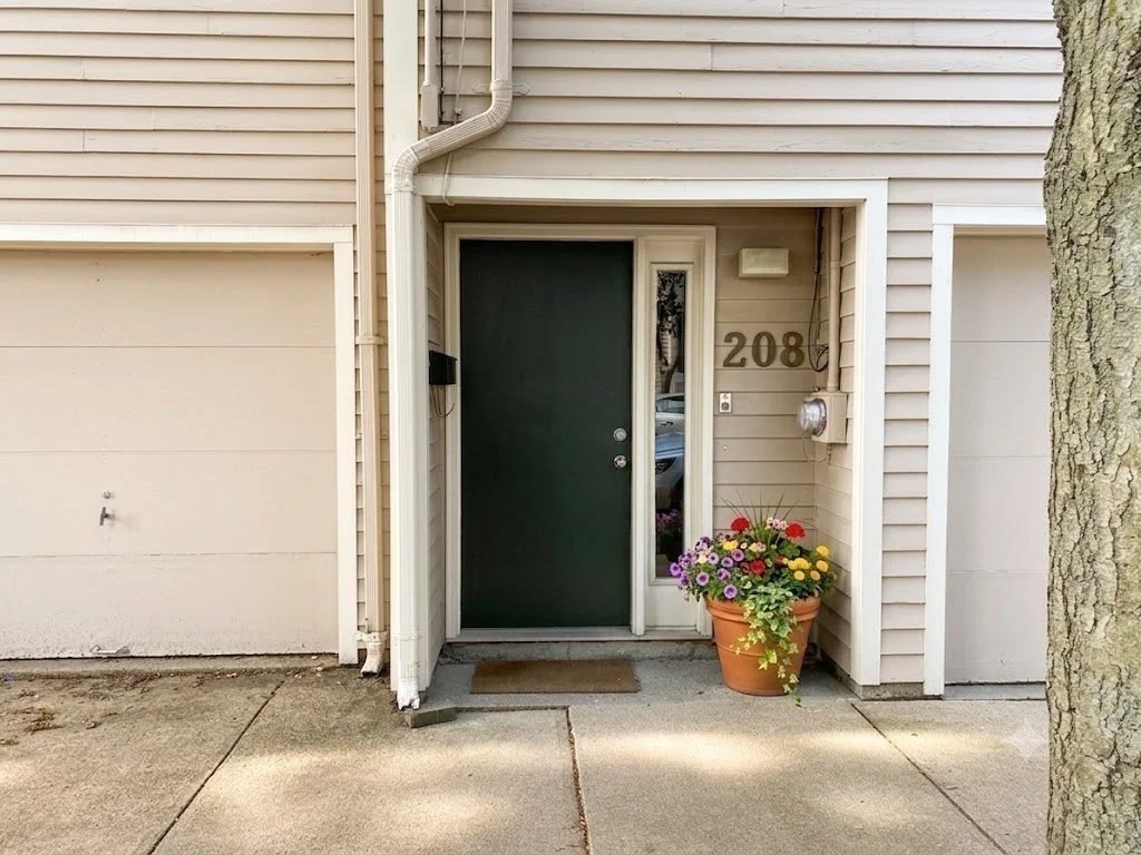 3 bed, 2 bath apartment for rent at 208 Charles Unit 208, East Cambridge — photo 1 of 12