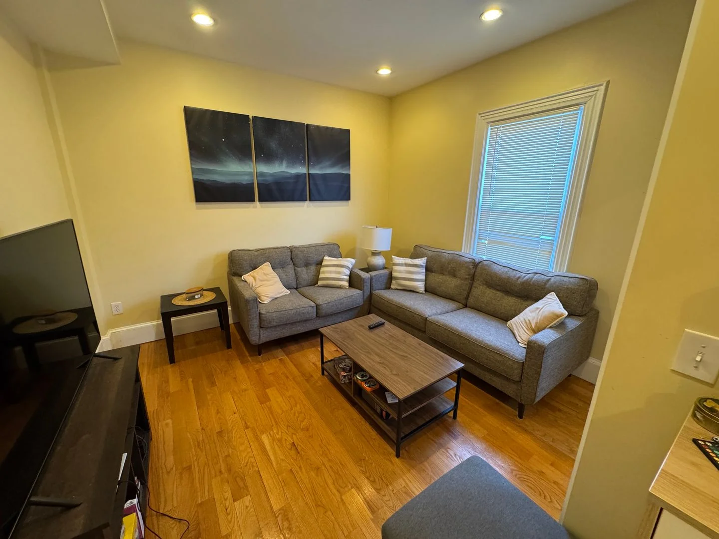 6 bed, 3.5 bath apartment for rent at 208 Holland St Unit 2, Teele Square — photo 10 of 13