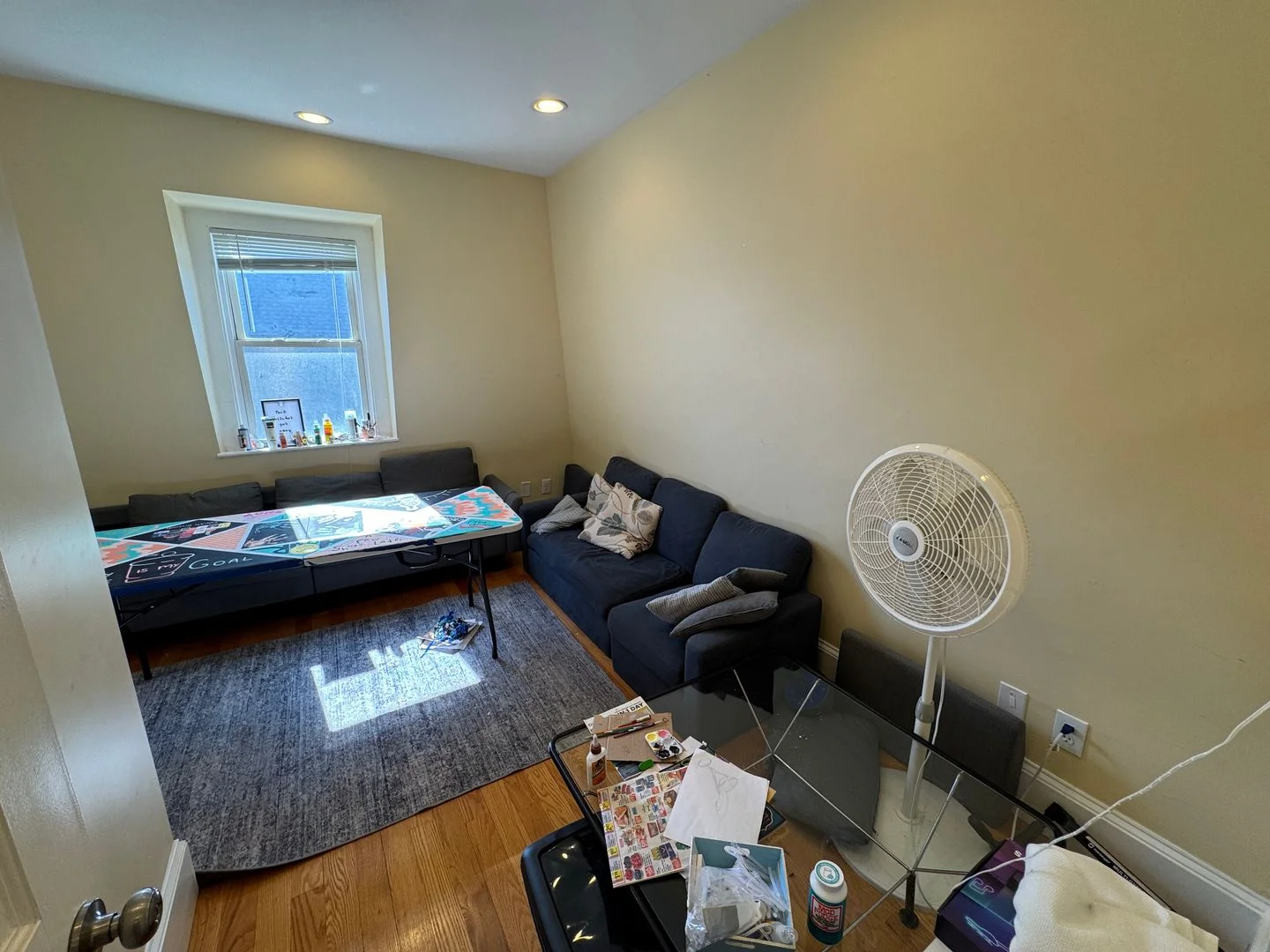 6 bed, 3.5 bath apartment for rent at 208 Holland St Unit 2, Teele Square — photo 11 of 13