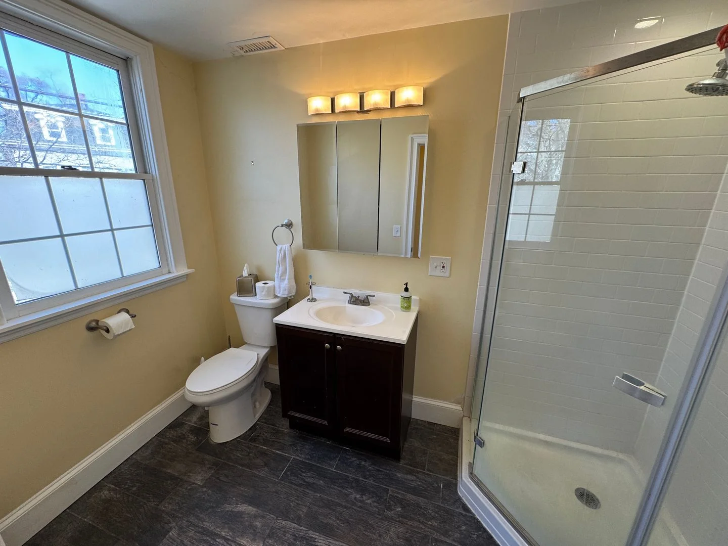 6 bed, 3.5 bath apartment for rent at 208 Holland St Unit 2, Teele Square — photo 8 of 13