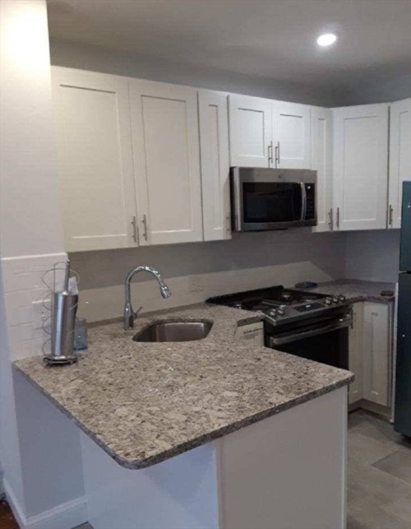 2 bed, 1 bath apartment for rent at 208 Maverick St Unit 2R, East Boston — photo 2 of 7