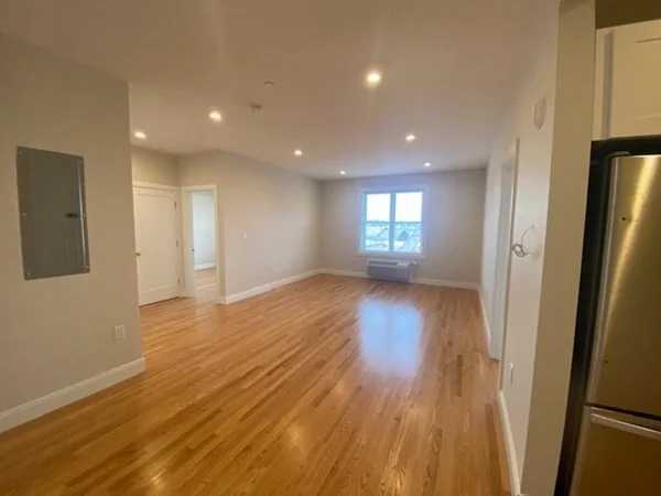2 bed, 1 bath apartment for rent at 208 Neponset Valley Pkwy Unit 4, Hyde Park — photo 2 of 11