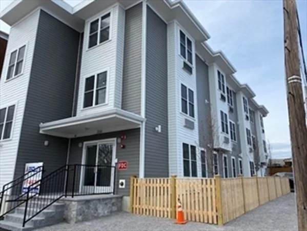 2 bed, 1 bath apartment for rent at 208 Neponset Valley Pkwy Unit 7, Hyde Park