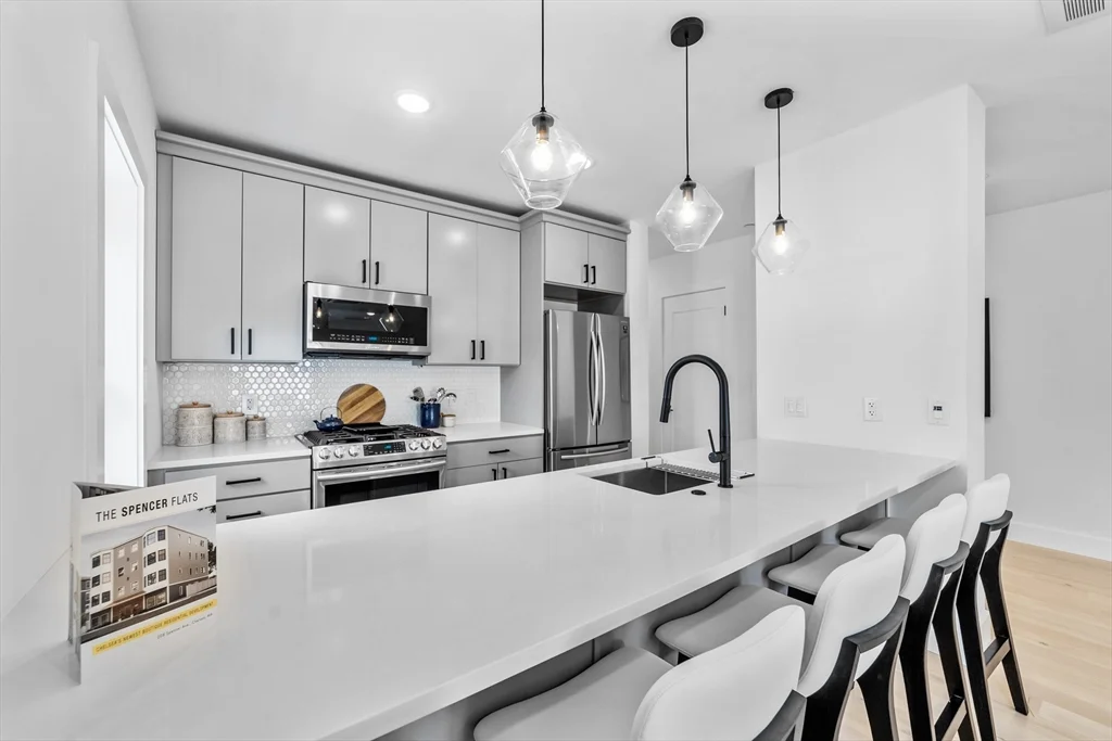 2 bed, 2 bath apartment for rent at 208 Spencer Unit 7, Chelsea — photo 8 of 29