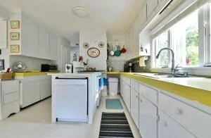 2 bed, 1 bath apartment for rent at 208 Standish Rd Unit WINTER, Sagamore Beach — photo 2 of 24