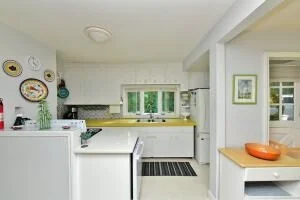 2 bed, 1 bath apartment for rent at 208 Standish Rd Unit WINTER, Sagamore Beach — photo 3 of 24
