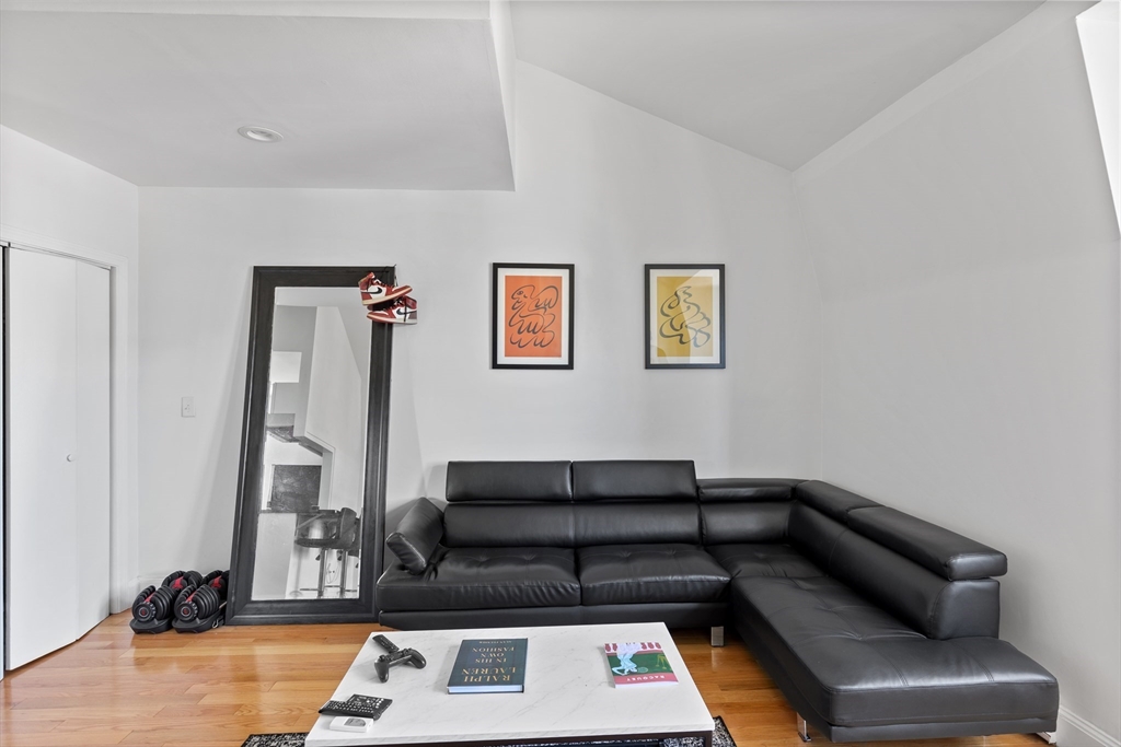 1 bed, 1 bath apartment for rent at 208 Washington Unit 4, Chelsea — photo 7 of 11