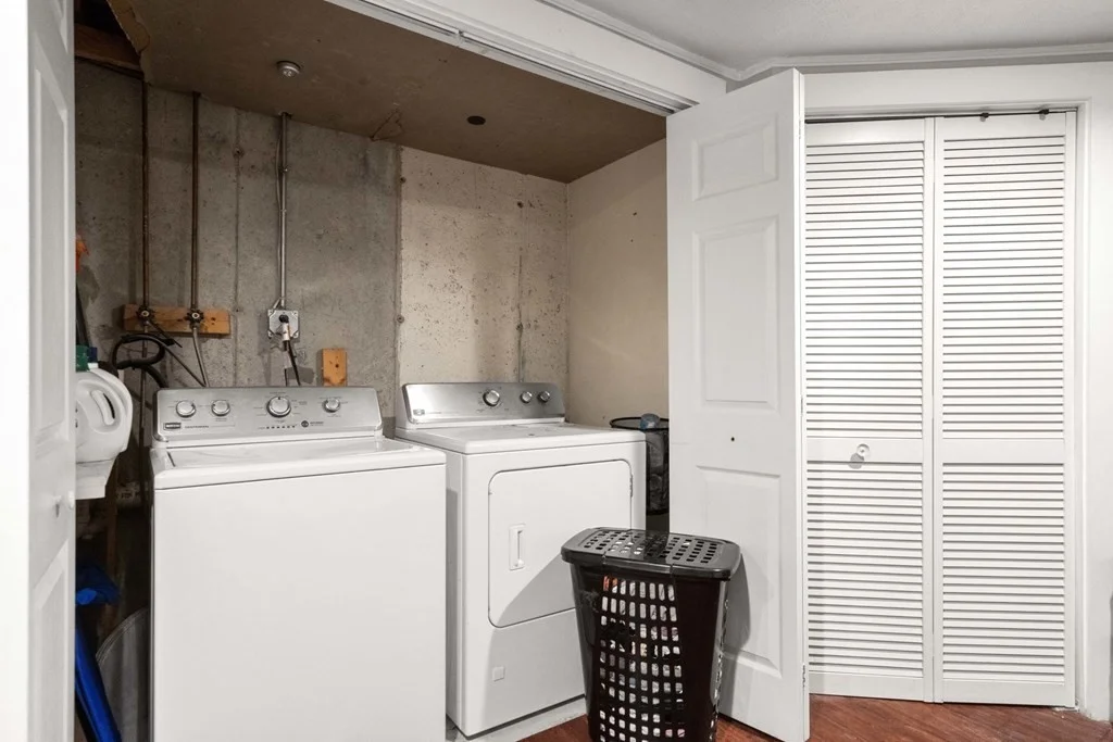 4 bed, 2 bath apartment for rent at 208 West 6th, Boston — photo 22 of 29