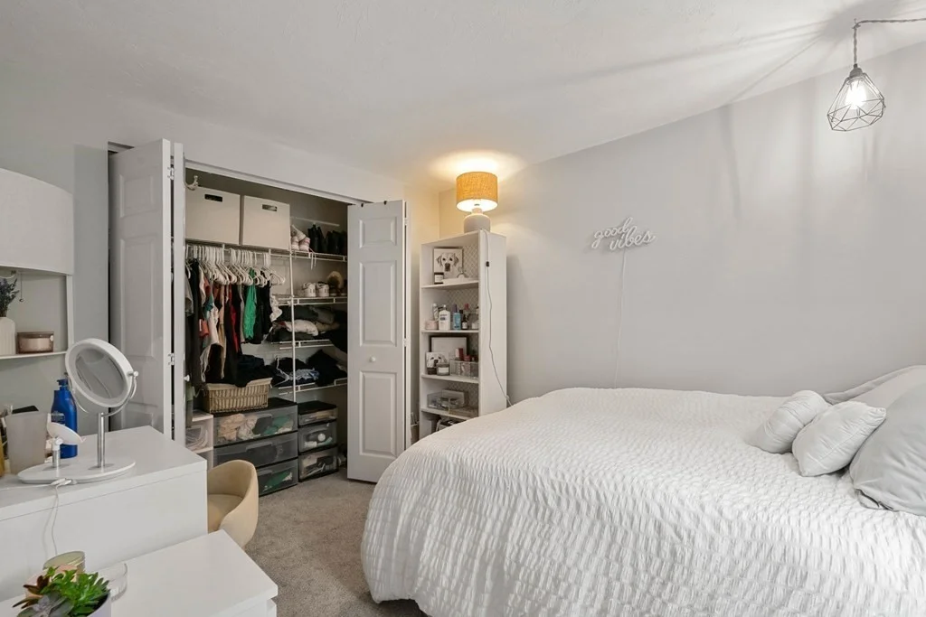 4 bed, 2 bath apartment for rent at 208 West 6th, Boston — photo 17 of 29