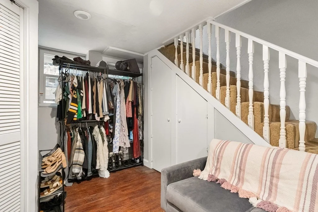 4 bed, 2 bath apartment for rent at 208 West 6th, Boston — photo 21 of 29