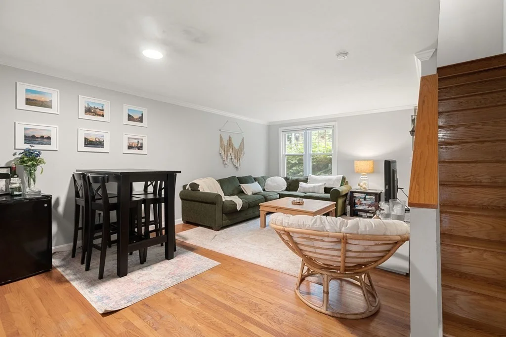 4 bed, 2 bath apartment for rent at 208 West 6th, Boston — photo 2 of 29