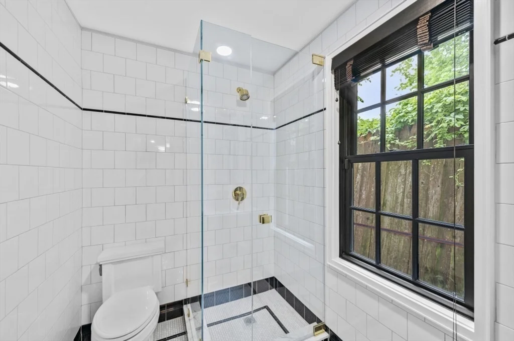 3 bed, 3 bath apartment for rent at 208 Windsor St, Central Square — photo 8 of 22