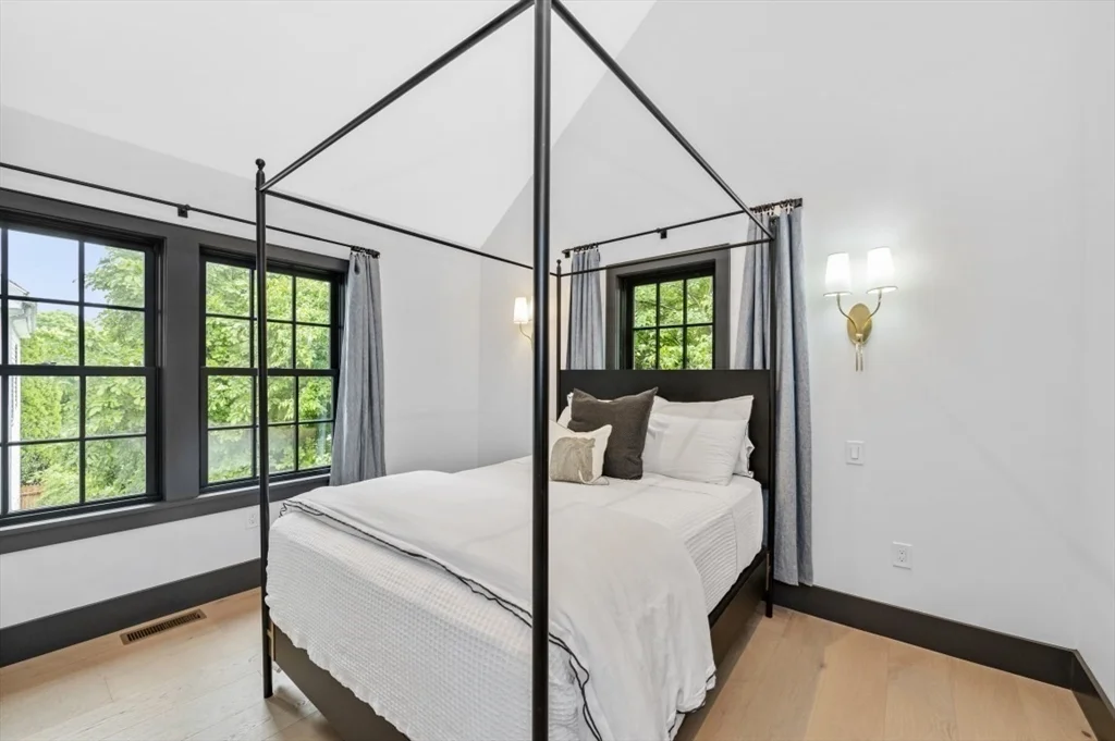 3 bed, 3 bath apartment for rent at 208 Windsor St, Central Square — photo 9 of 22