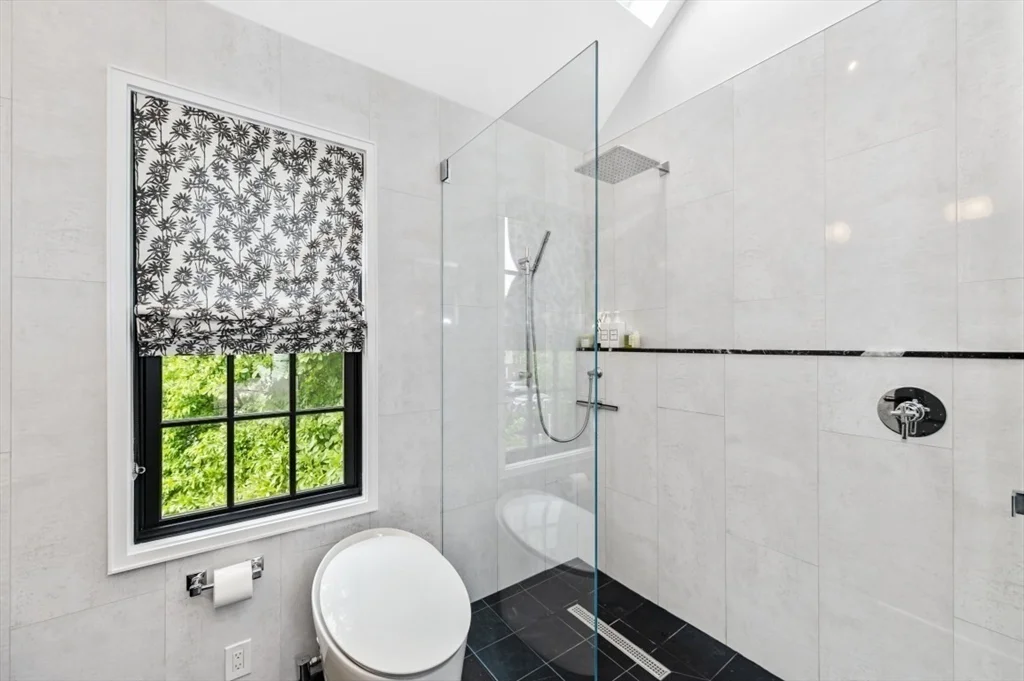 3 bed, 3 bath apartment for rent at 208 Windsor St, Central Square — photo 12 of 22