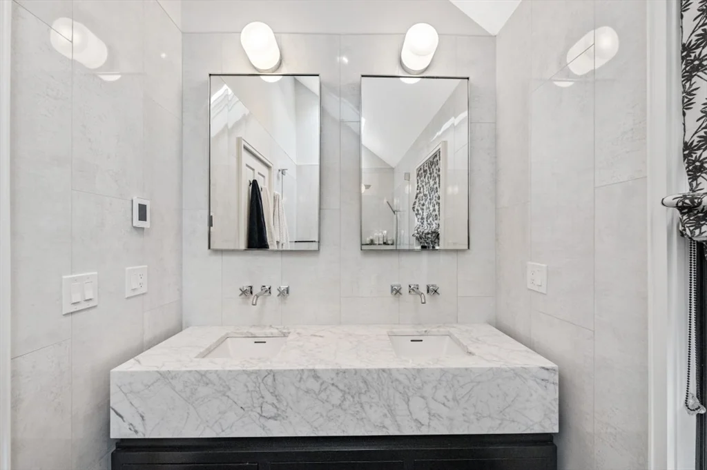 3 bed, 3 bath apartment for rent at 208 Windsor St, Central Square — photo 11 of 22