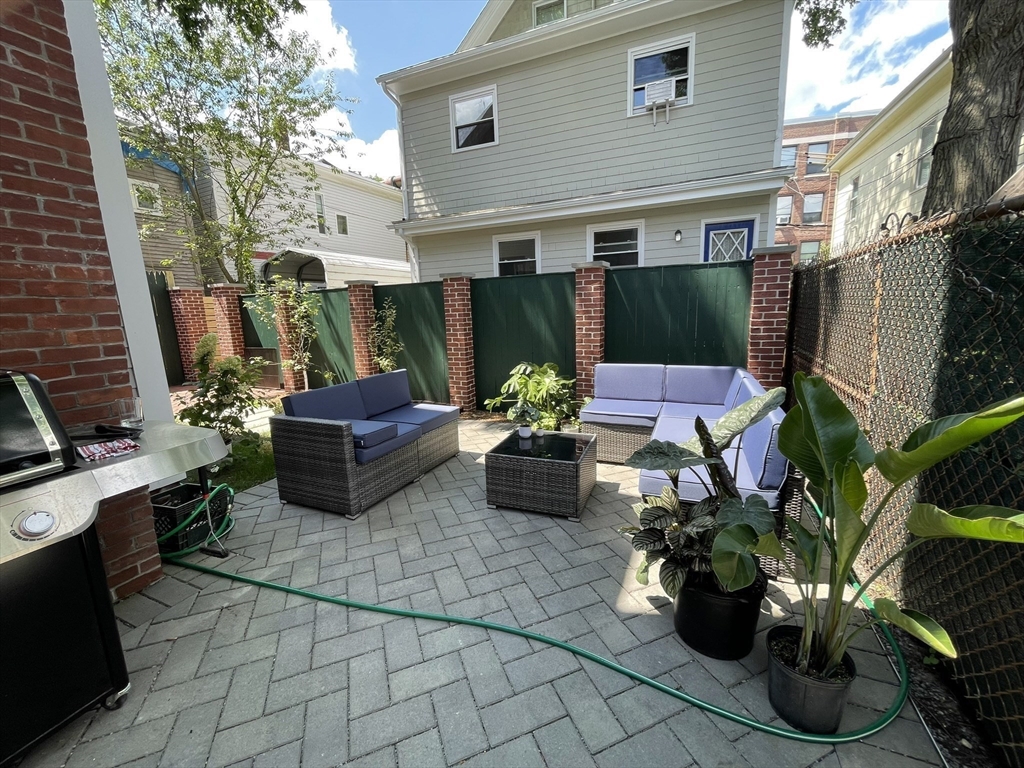 3 bed, 3 bath apartment for rent at 208 Windsor St Unit 0, The Port — photo 19 of 20