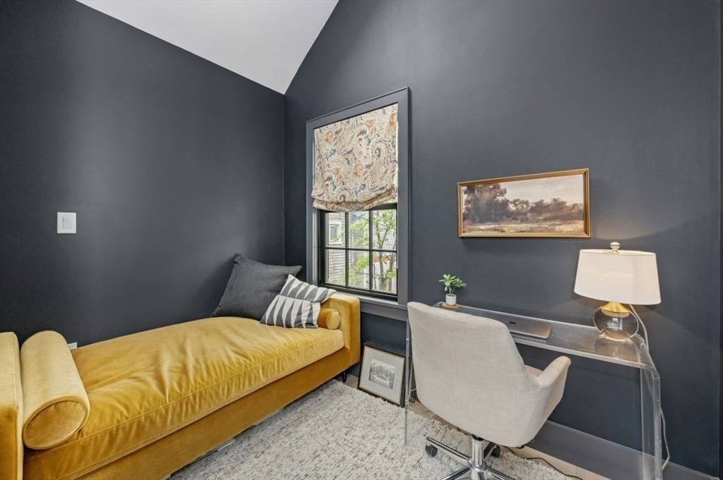 3 bed, 3 bath apartment for rent at 208 Windsor St Unit 0, The Port — photo 13 of 20