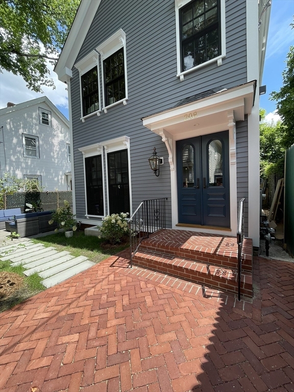 3 bed, 3 bath apartment for rent at 208 Windsor St Unit 0, The Port — photo 18 of 20