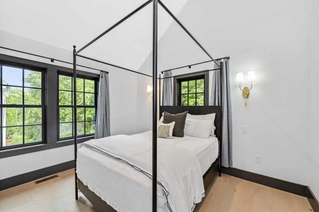 3 bed, 3 bath apartment for rent at 208 Windsor St Unit 0, The Port — photo 12 of 20