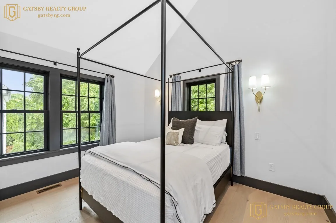 3.5 bed, 3 bath apartment for rent at 208 Windsor St Unit 1, The Port — photo 18 of 21