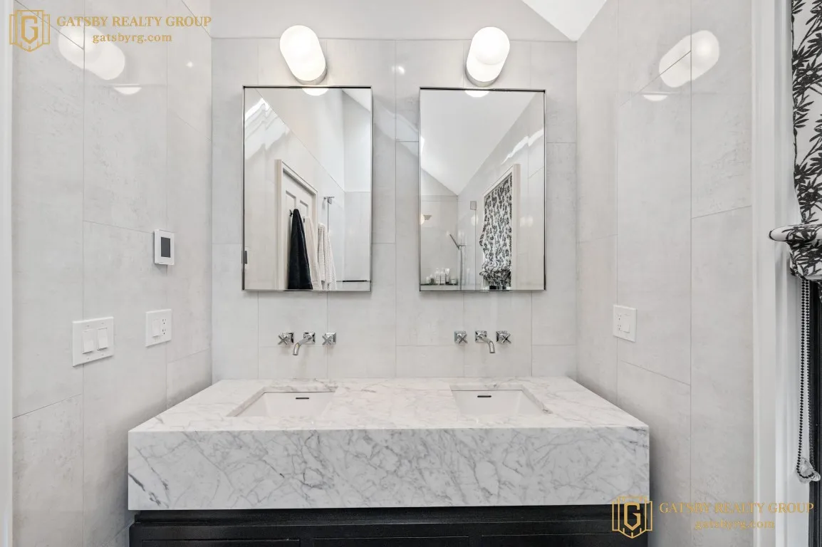 3.5 bed, 3 bath apartment for rent at 208 Windsor St Unit 1, The Port — photo 8 of 21
