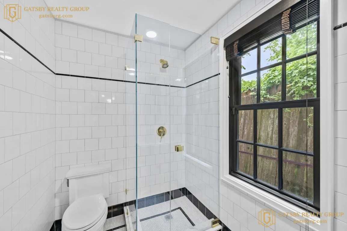 3.5 bed, 3 bath apartment for rent at 208 Windsor St Unit 1, The Port — photo 9 of 21