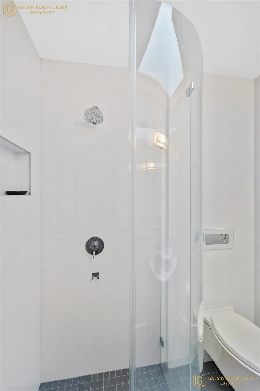 3.5 bed, 3 bath apartment for rent at 208 Windsor St Unit 1, The Port — photo 10 of 21