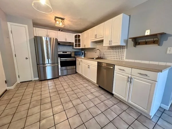 2 bed, 1 bath apartment for rent at 2089 Dorchester Ave Unit 4, Dorchester — photo 8 of 11