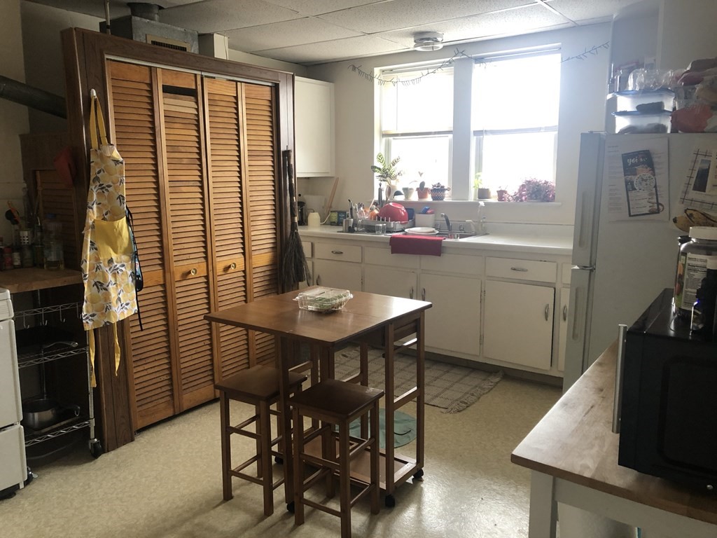 1 bed, 1 bath apartment for rent at 208A Washington St Unit 6, Prospect Hill — photo 1 of 16