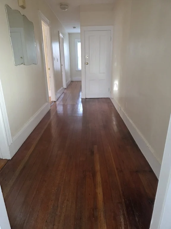 1 bed, 1 bath apartment for rent at 209 Ash St Unit 2-R, Waltham — photo 2 of 7