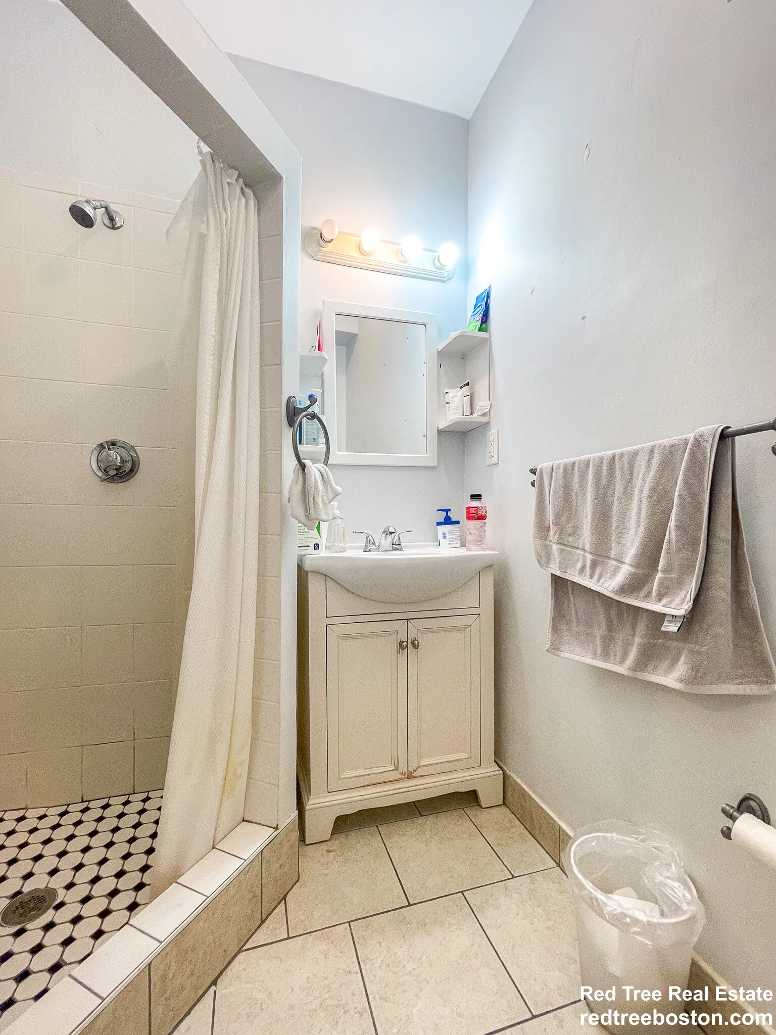 4 bed, 2 bath apartment for rent at 209 Chestnut Hill Ave Unit 1, Brighton — photo 9 of 12