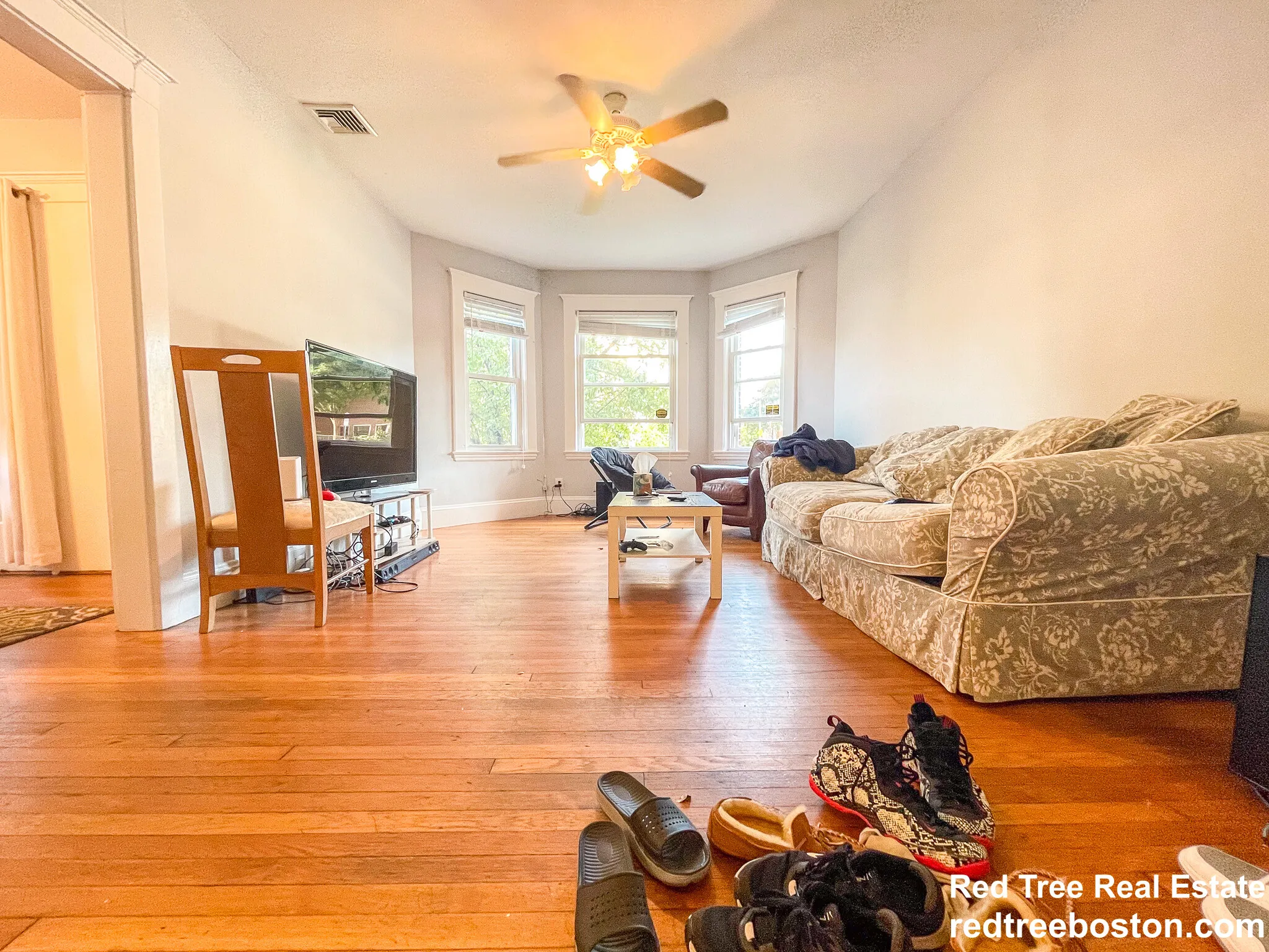4 bed, 2 bath apartment for rent at 209 Chestnut Hill Ave Unit 1, Brighton — photo 1 of 12