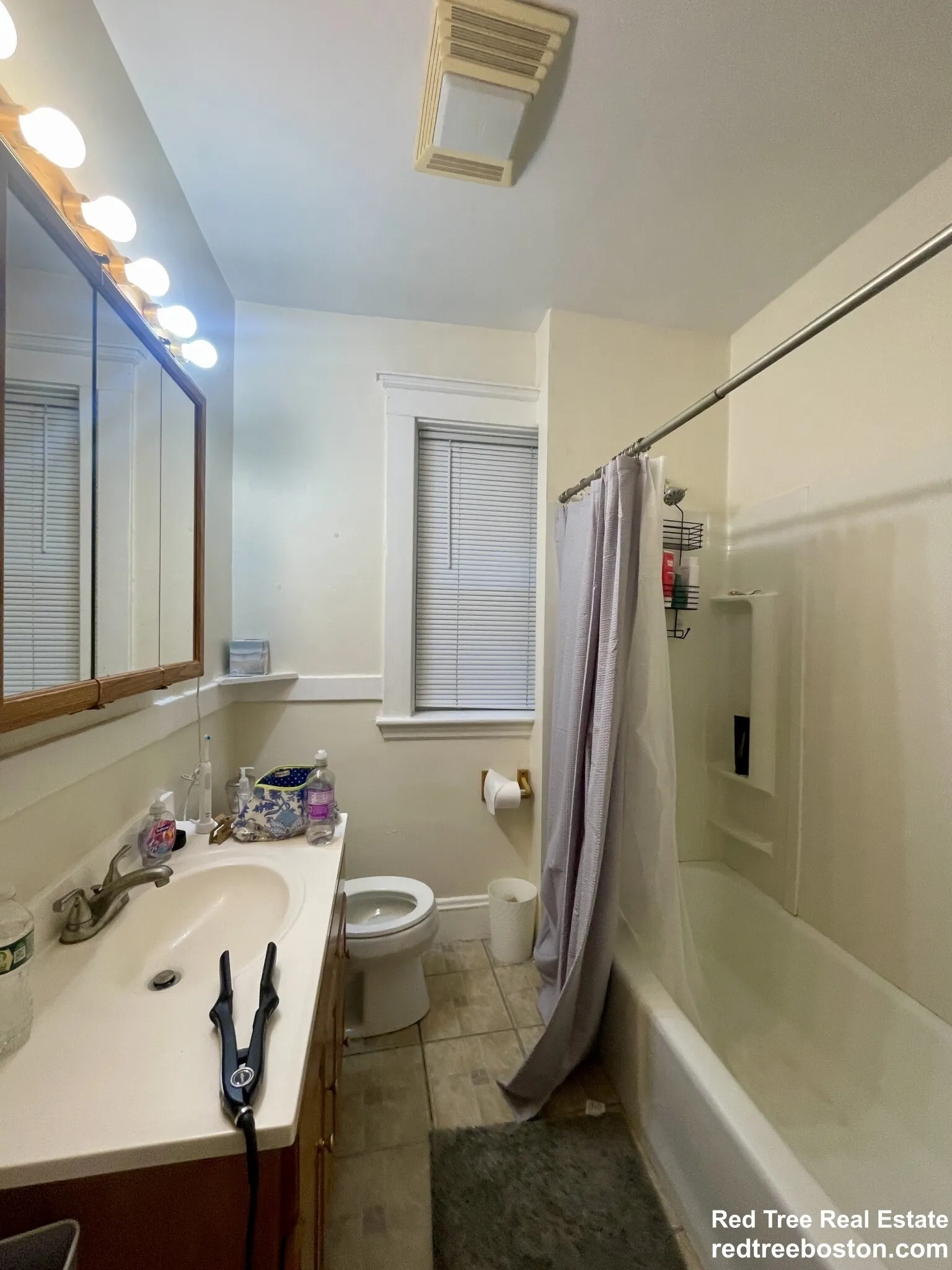 4 bed, 2 bath apartment for rent at 209 Chestnut Hill Ave Unit 2, Brighton — photo 12 of 29