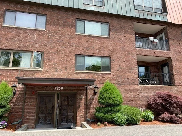 1 bed, 1 bath apartment for rent at 209 Commonwealth Ave Unit 1, Chestnut Hill — photo 13 of 13