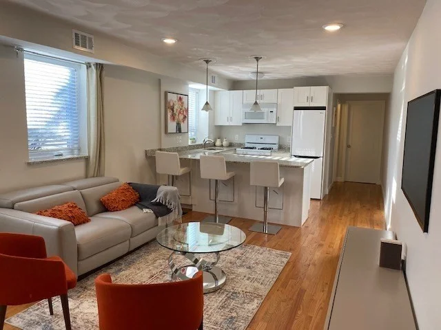 1 bed, 1 bath apartment for rent at 209 Commonwealth Ave Unit 1, Chestnut Hill — photo 1 of 13