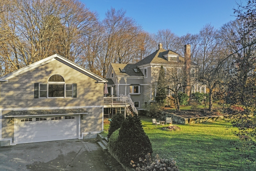 4 bed, 2 bath apartment for rent at 209 Curve St, Millis — photo 2 of 41