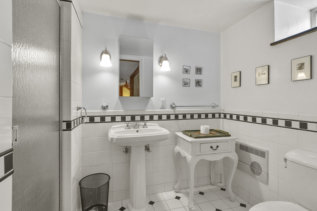 4 bed, 2 bath apartment for rent at 209 Curve St, Millis — photo 20 of 41