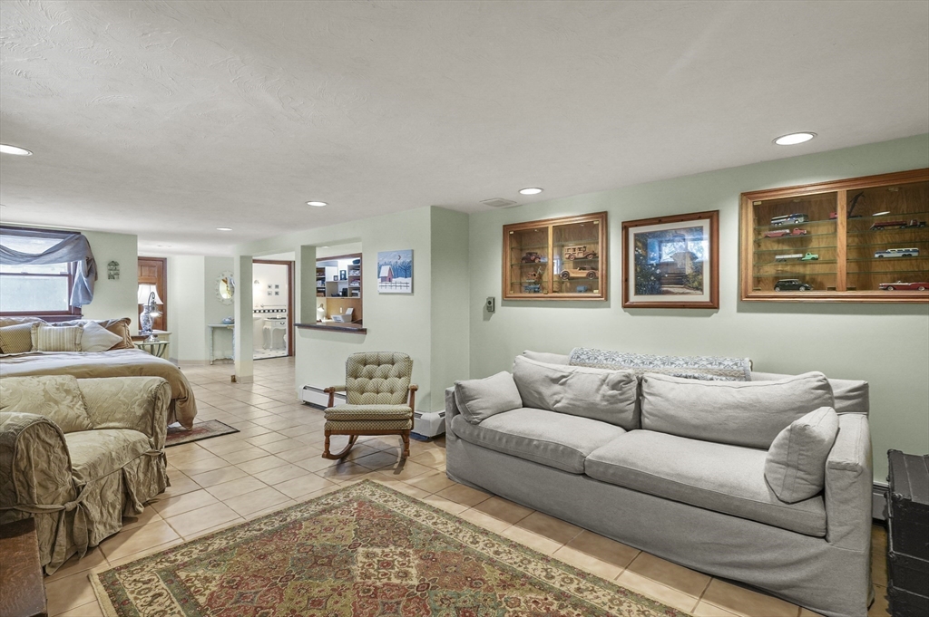 4 bed, 2 bath apartment for rent at 209 Curve St, Millis — photo 23 of 41