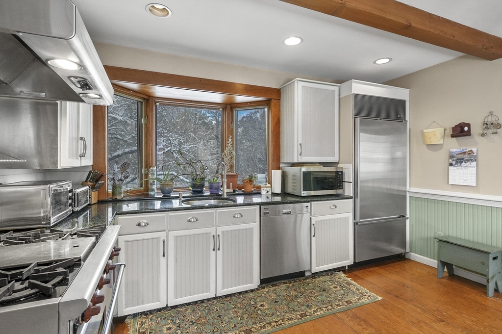 4 bed, 2 bath apartment for rent at 209 Curve St, Millis — photo 12 of 41