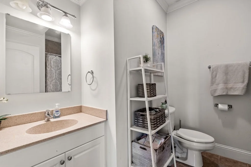 3 bed, 2 bath apartment for rent at 209 D St Unit 2, South Boston — photo 11 of 22