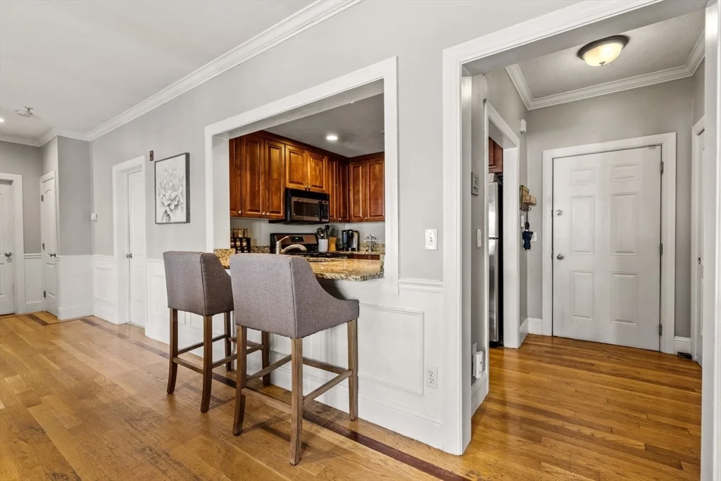 3 bed, 2 bath apartment for rent at 209 D St Unit 2, South Boston — photo 4 of 22